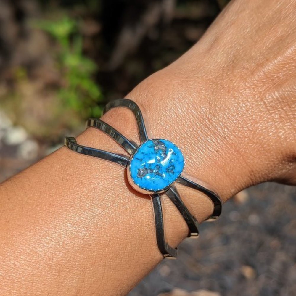 Navajo Oval Shaped Kingman Turquoise Sterling Silver Cuff Bracelet Size 6